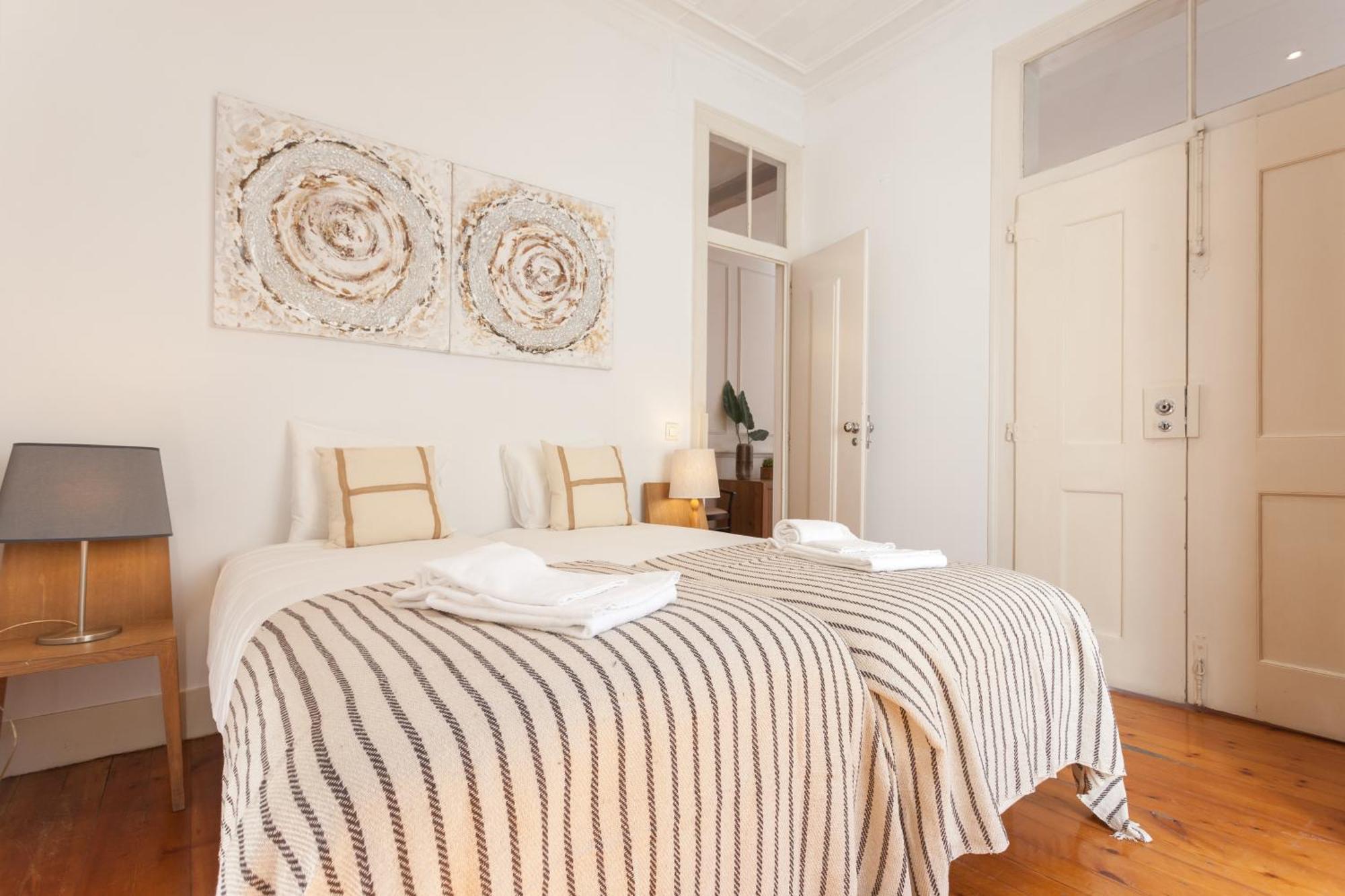 Tejo Vintage Three-Bedroom Apartment - By Lu Holidays Lisabona Exterior foto