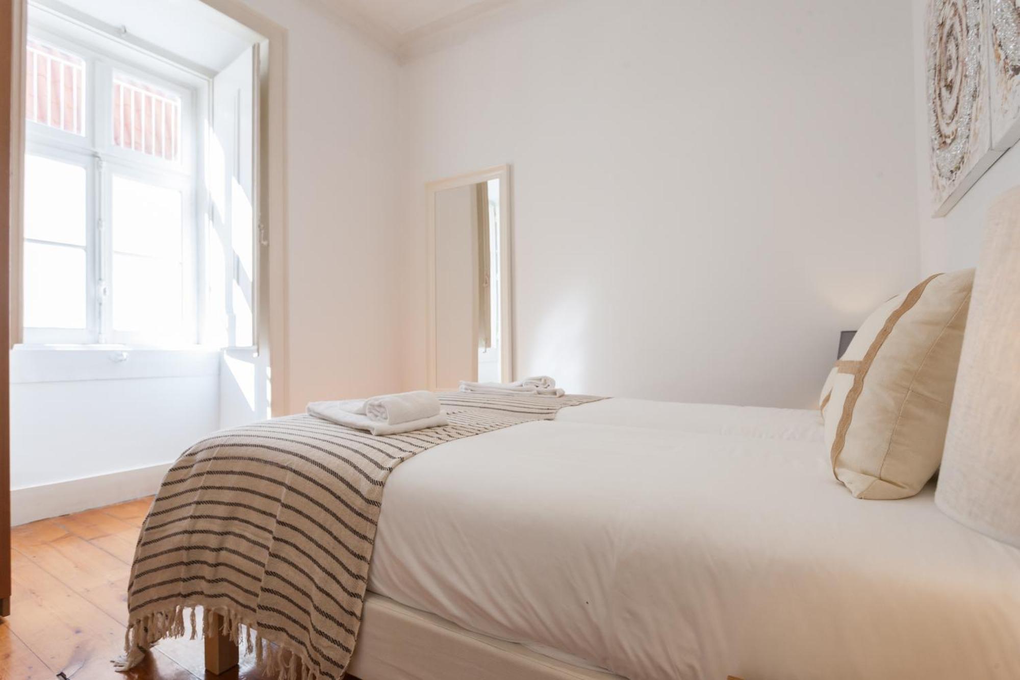 Tejo Vintage Three-Bedroom Apartment - By Lu Holidays Lisabona Exterior foto